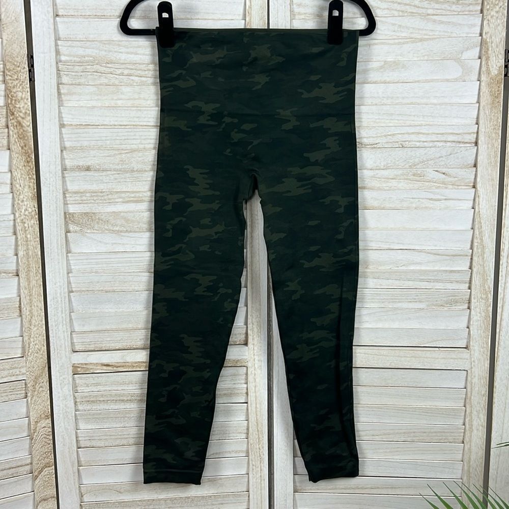 SPANX Look At Me Now Seamless Camo Leggings Large